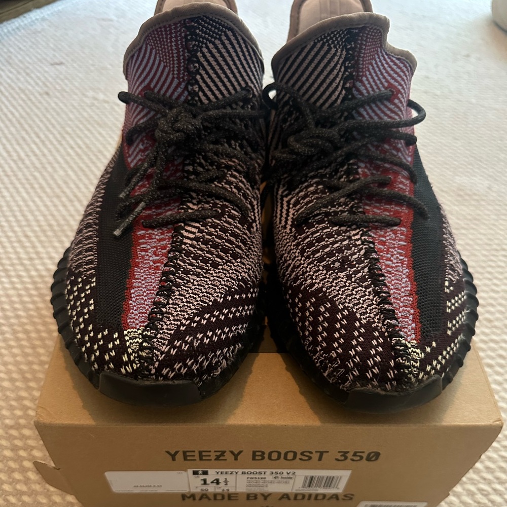 Yeezy Yecheil V2